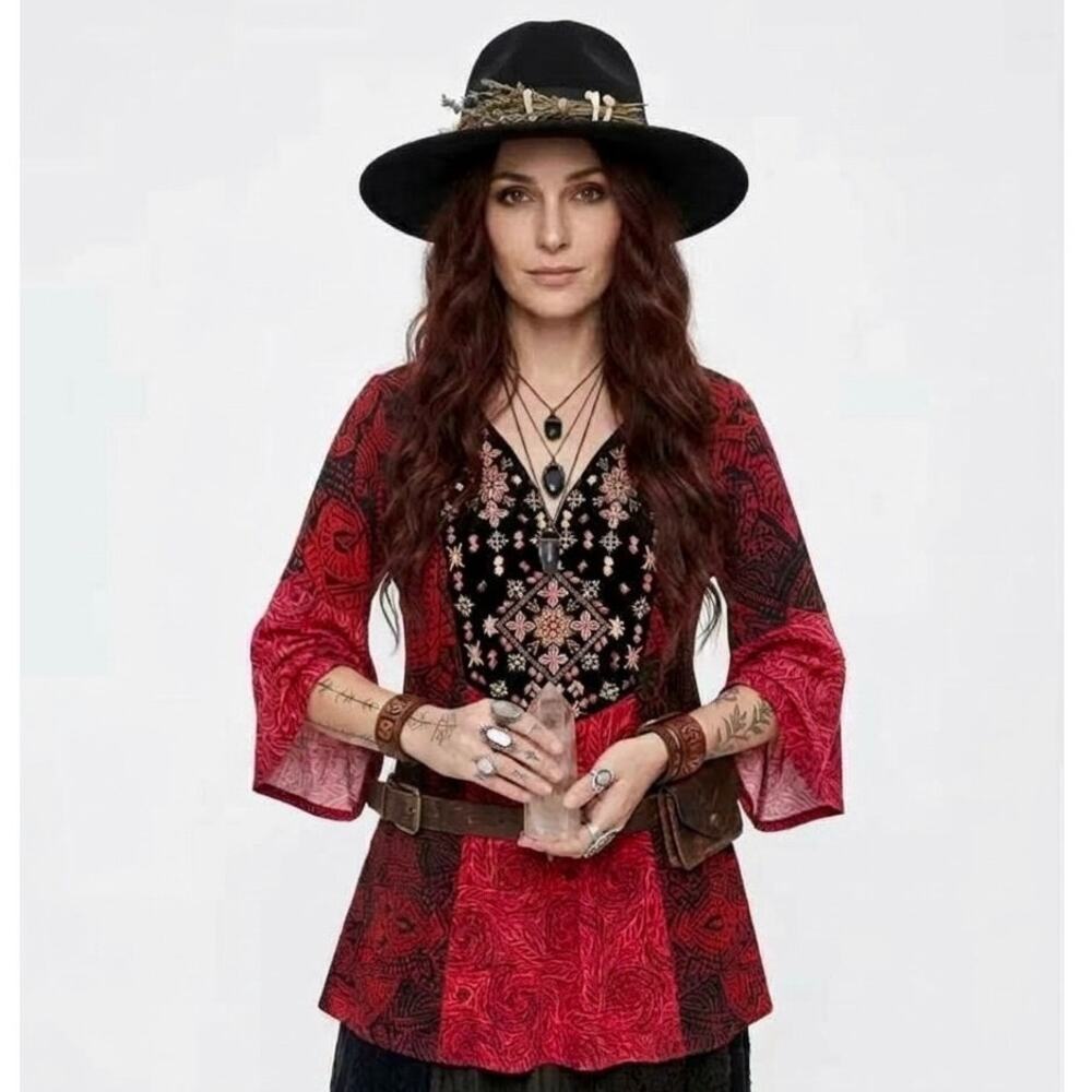 SOFT SURROUNDINGS Women's Pet XL Velvet FLoral Embroidered Tunic Top Red Black